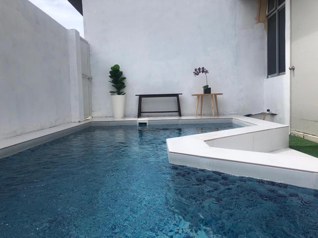 Lungo Guesthouse Куала-Тренгану Экстерьер фото